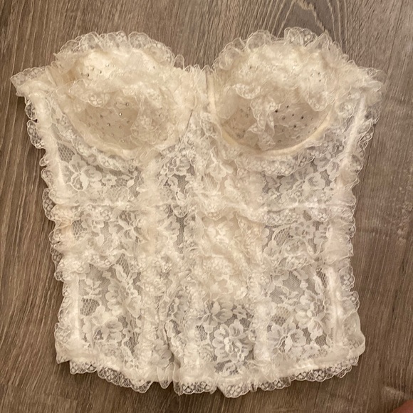 Victoria's Secret Other - Victoria’s Secret Padded, Underwire, Bustier Corset. Cream/Off White, 34B